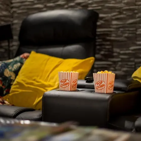 Cinema Апартаменты Кассель